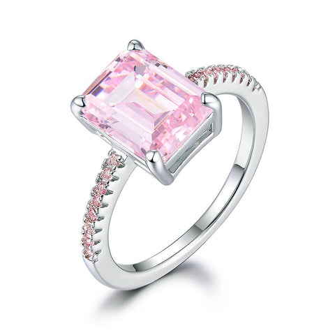 Ring with a light-pink stone