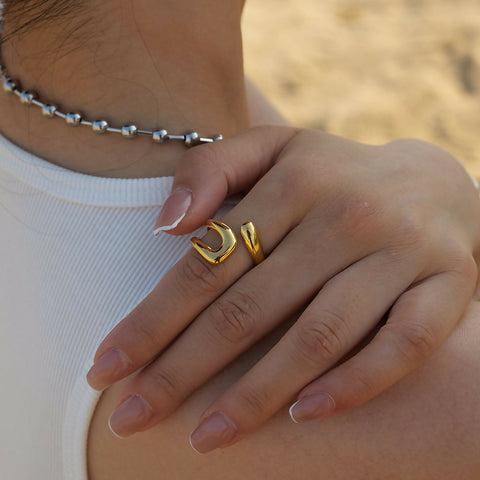 Sacré Ring
