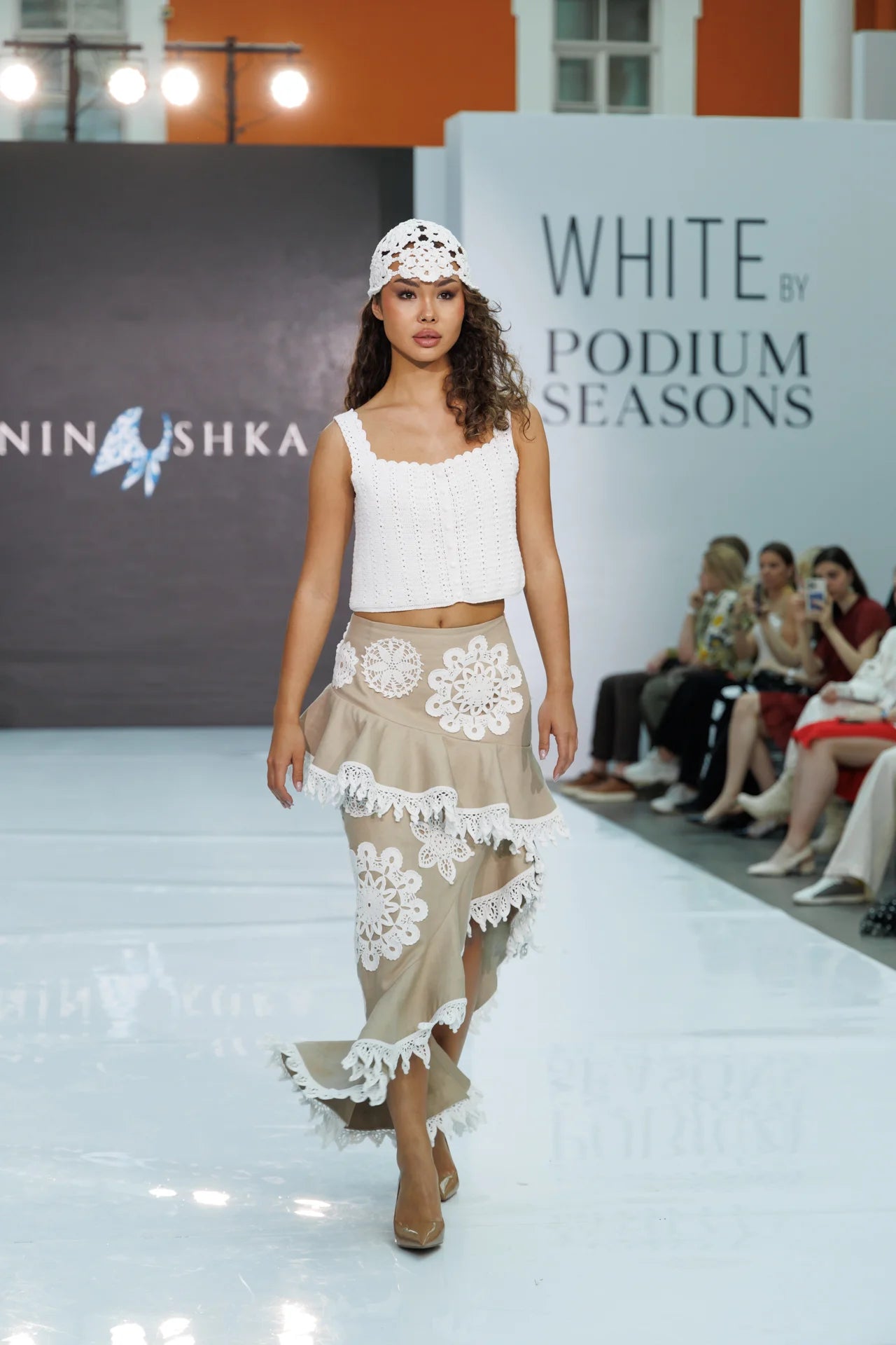 Linen Skirt with Flounce and Lace Detail