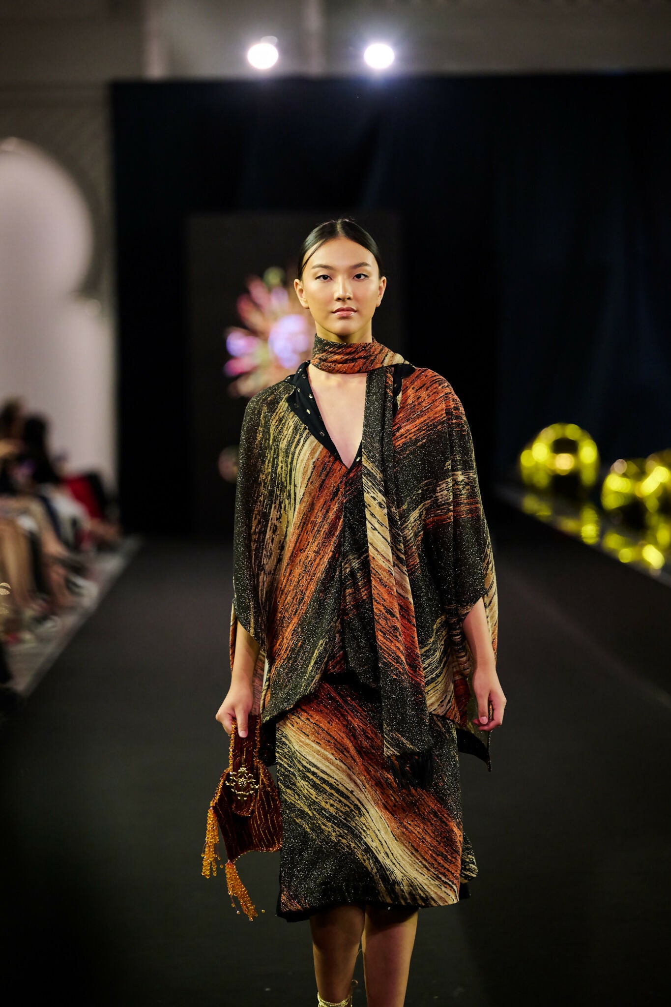 Collared Metallic Kaftan & Scarf Set
