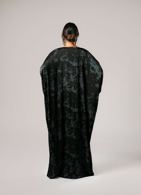 Elegant Abaya -A wide and luxurious abaya - characterized by its elegant embroidery