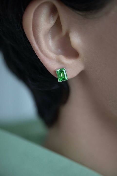 ﻿Emerald-cut light green stud earrings