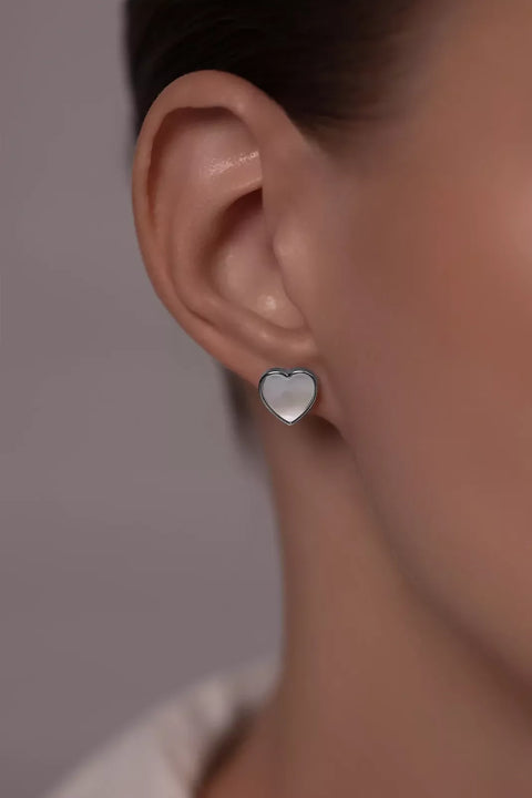 Earstuds Heart With White Mother Of Pearl