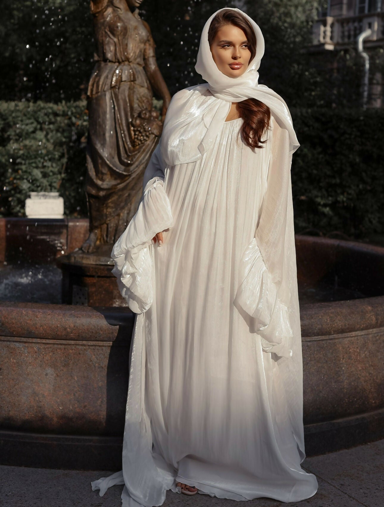 Abaya Medusa with a Scarf White