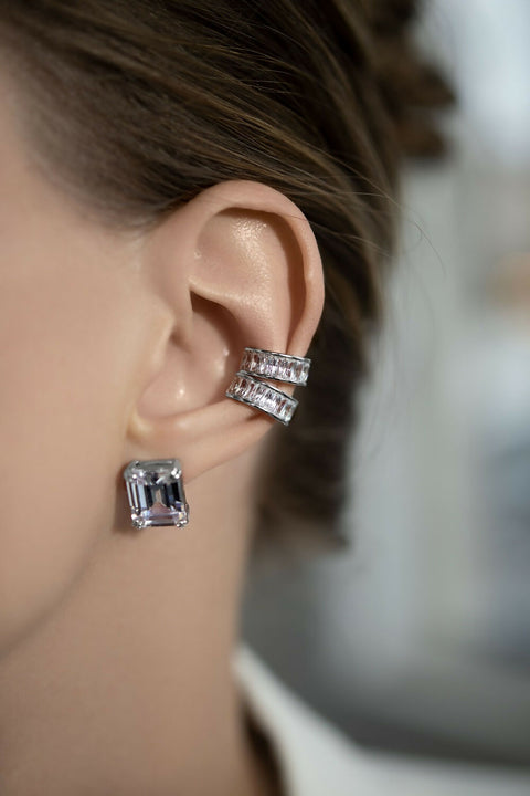 ﻿Stud earrings with baguette-cut stones