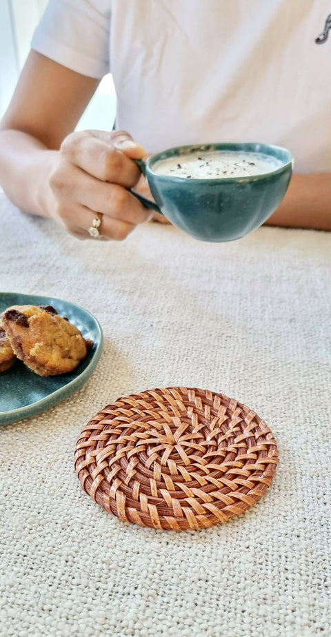 Round Rattan Coaster Set of 6 with holder