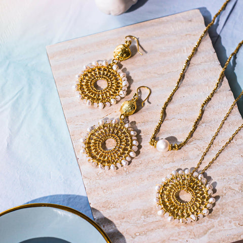 Woven Circle and Pearl Necklace