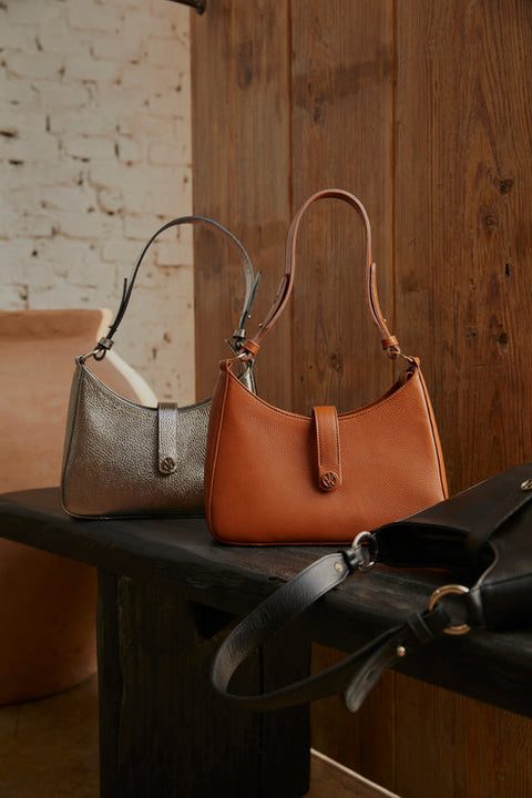 NATURAL LEATHER HANDBAG "ARIA"