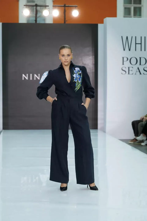 Suit With Iris