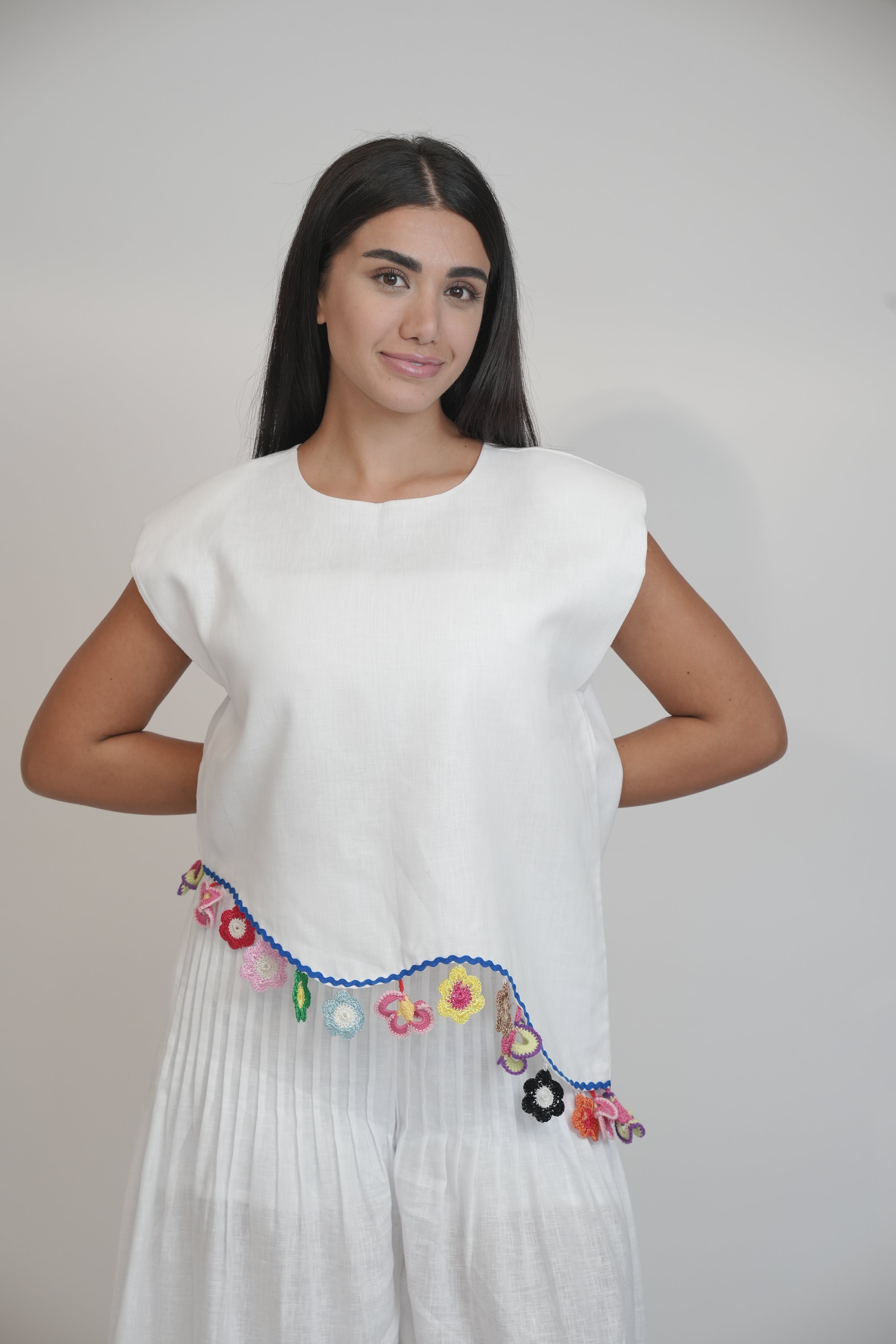 fiji-summer-sleeveless-white-linen-top