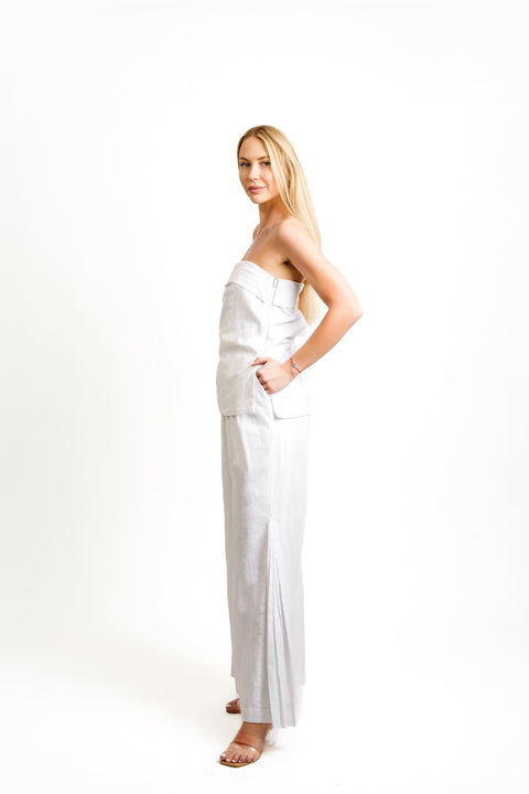 samantha-white-trousers