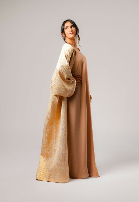 Bisht -Elegant- wide and luxurious abaya - characterized by its elegant embroidery