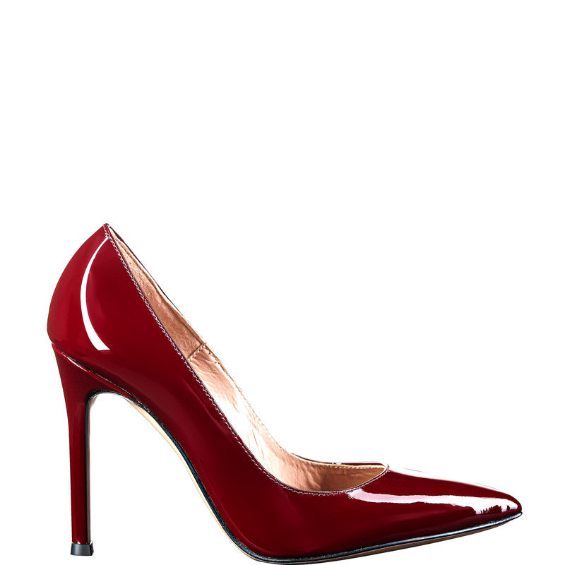 Magnolia in Maroon high heels LINK