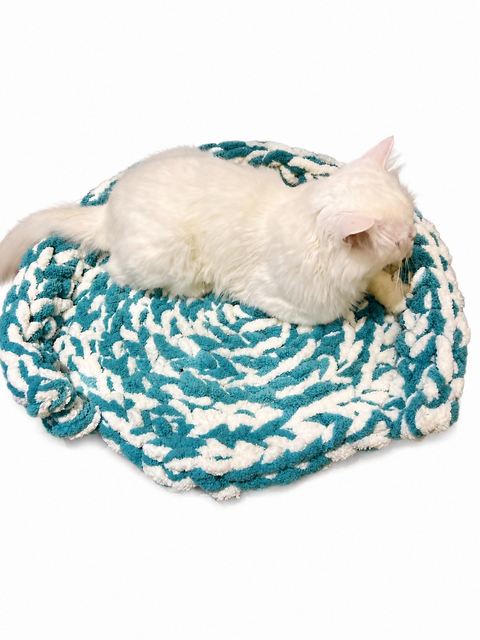 Pet bed turquoise white