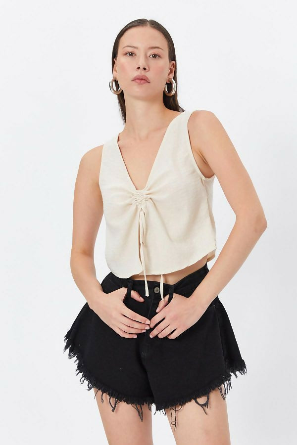 Front tie top
