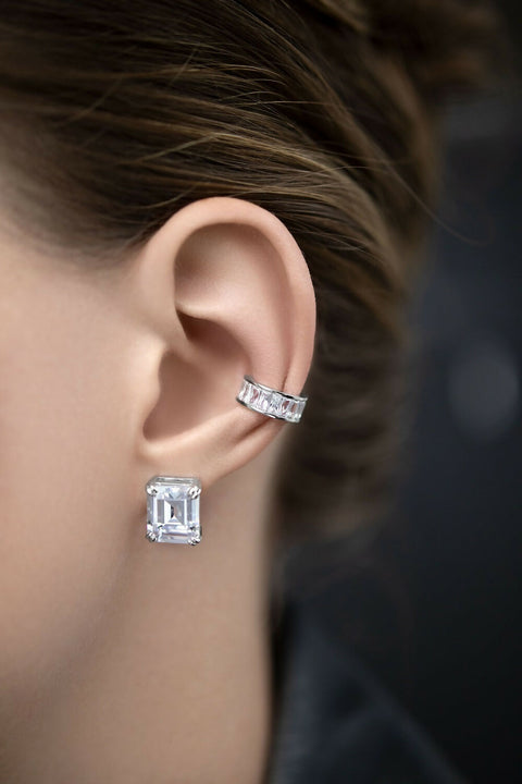 ﻿Stud earrings with baguette-cut stones