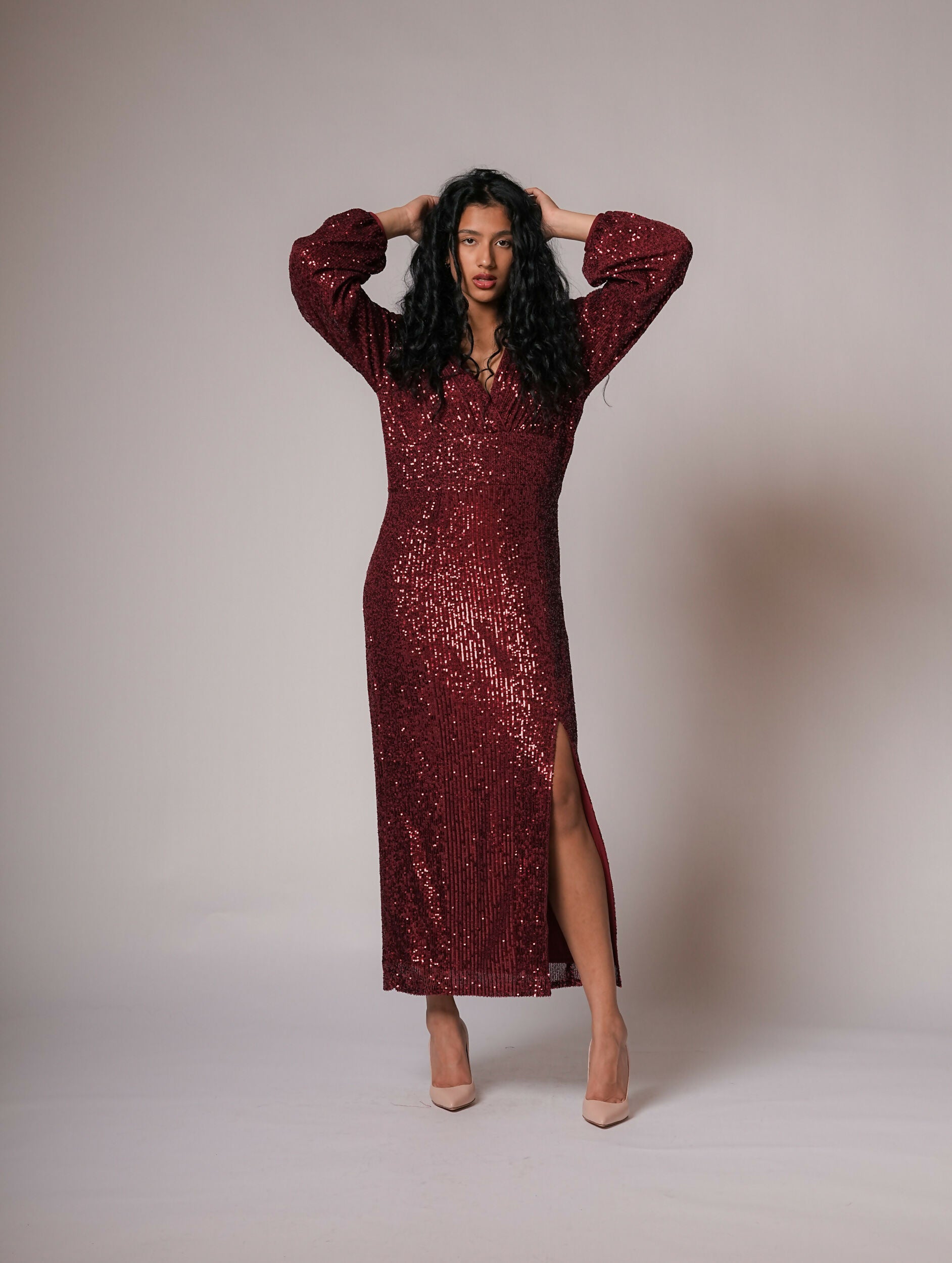 Sequins dress in maroon color
