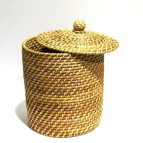 susarts handwoven basket with cover