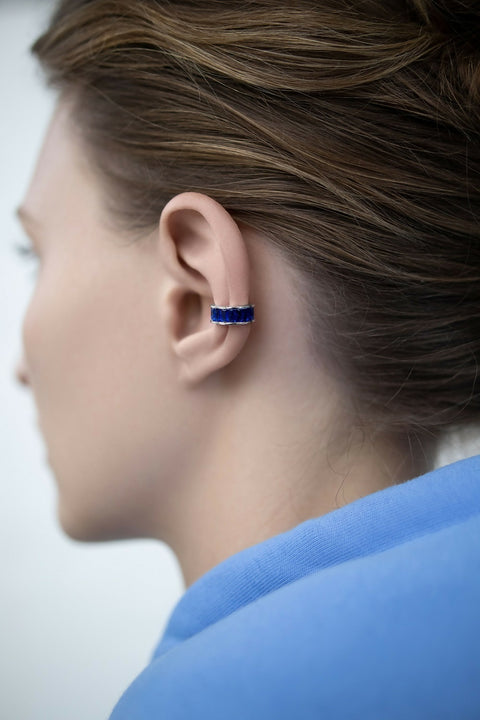 Cuff with rich blue stones in a baguette cut