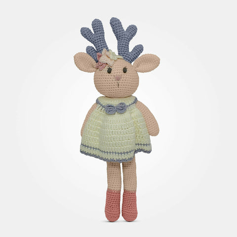 susarts crochet doll '' Saling lamour''