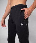 M-110B251-NEVOTECHSWEATPANT-BLACK-FRONTPOCKET