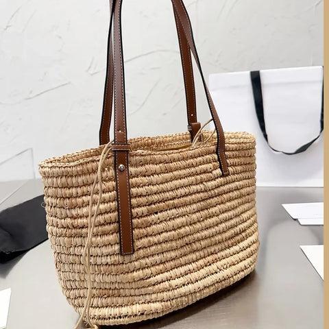 Seagrass bag with leather handle