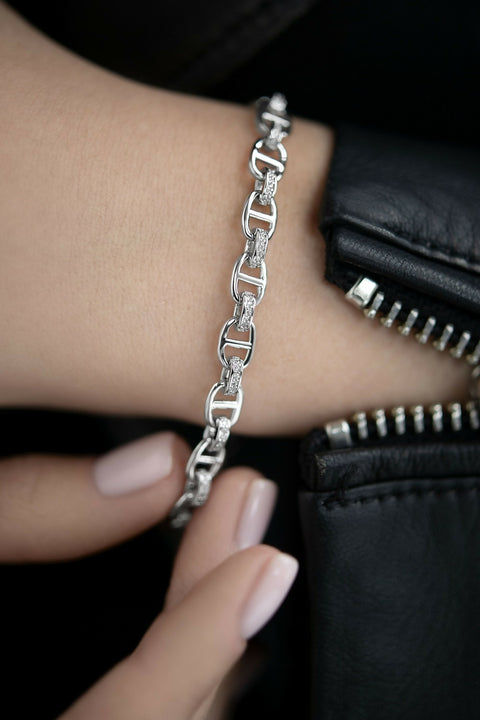 Chain bracelet with cubic zirconia