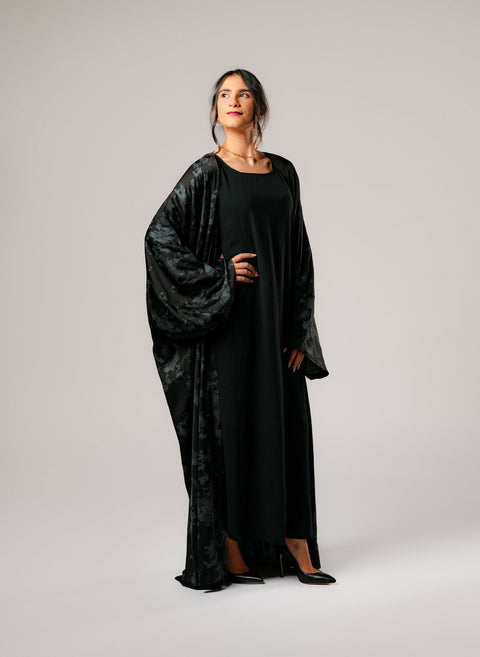 Elegant Abaya -A wide and luxurious abaya - characterized by its elegant embroidery