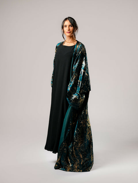Bisht -Open Abaya -sprightly velvet with elegant and modern gold patterns -wide and luxurious abaya