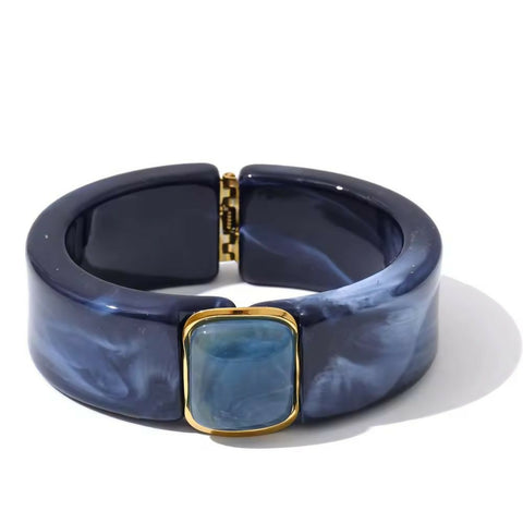 Swing Bangle Bracelet