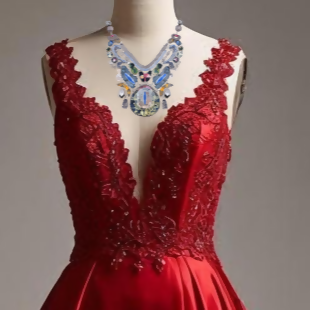 Delia Necklace