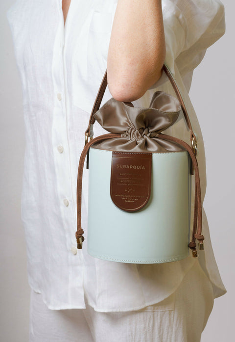 4-the-bucket-tiffany-blue