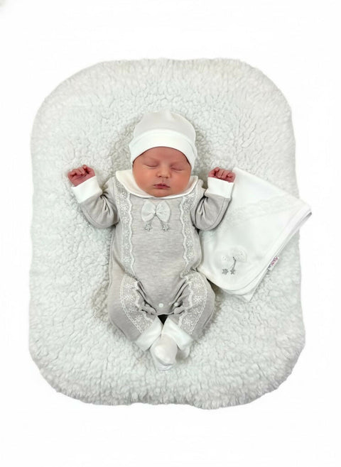 MAISON BEBE Duru Newborn Set in Latte