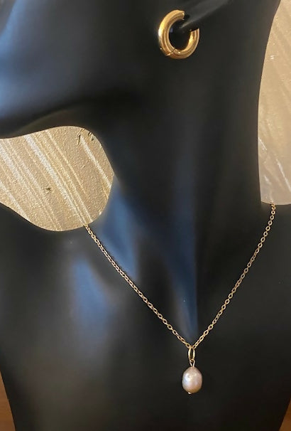 DETACHABLE PEARL EARRING