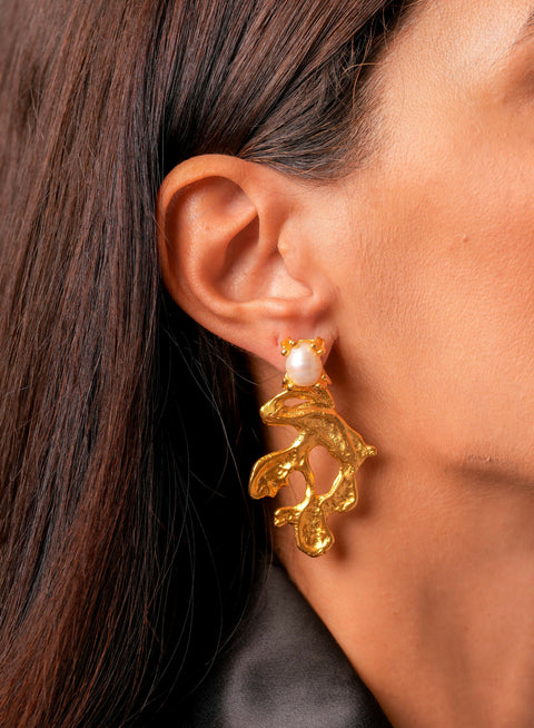 Admirable Pearl Handamde Earrings