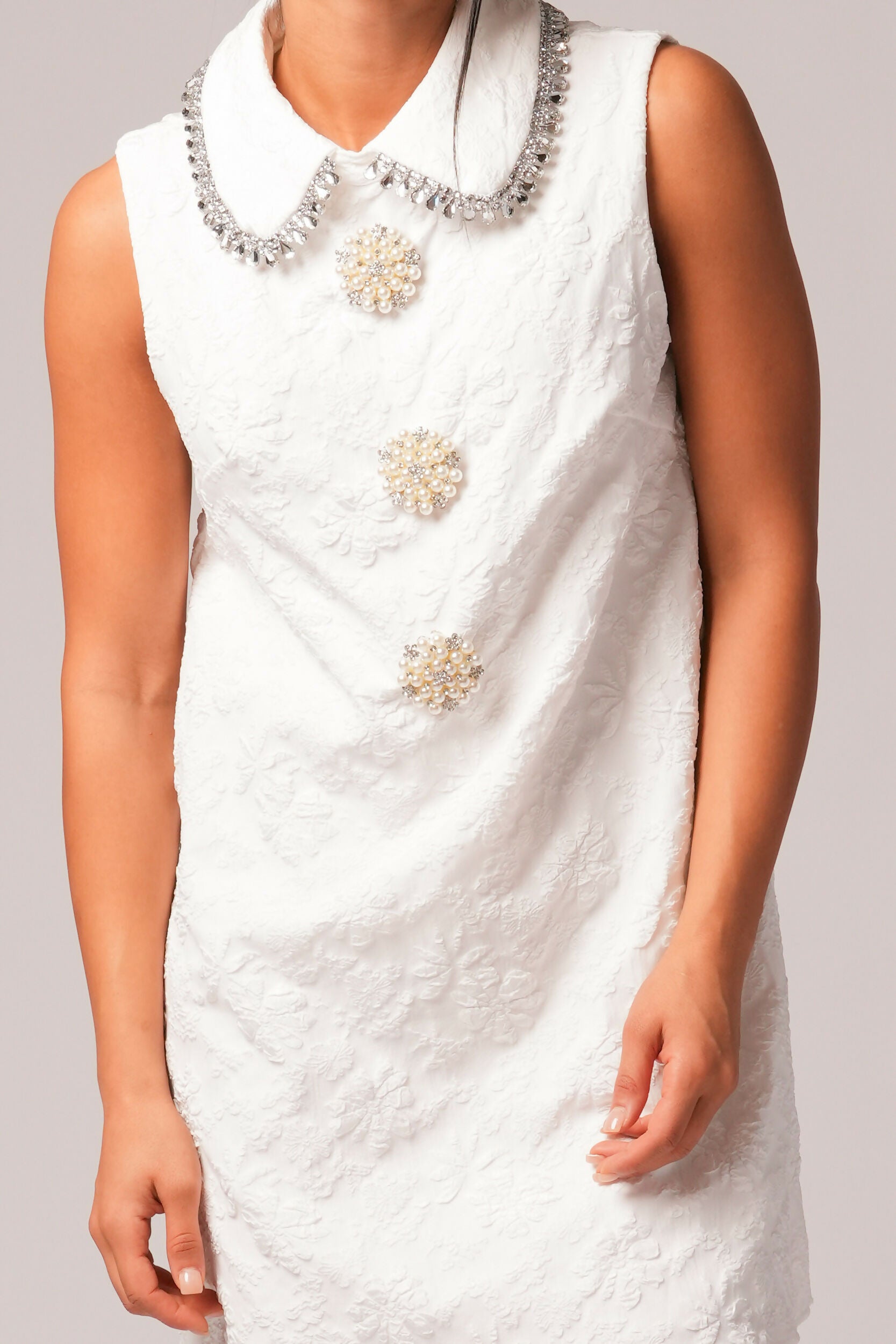 Short sleevless dress