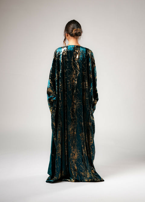 Bisht -Open Abaya -sprightly velvet with elegant and modern gold patterns -wide and luxurious abaya