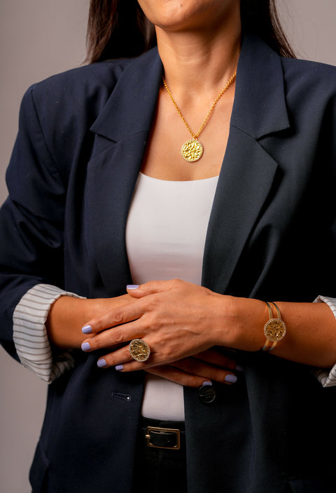 Modish Circular Handmade Set (4 Pieces)