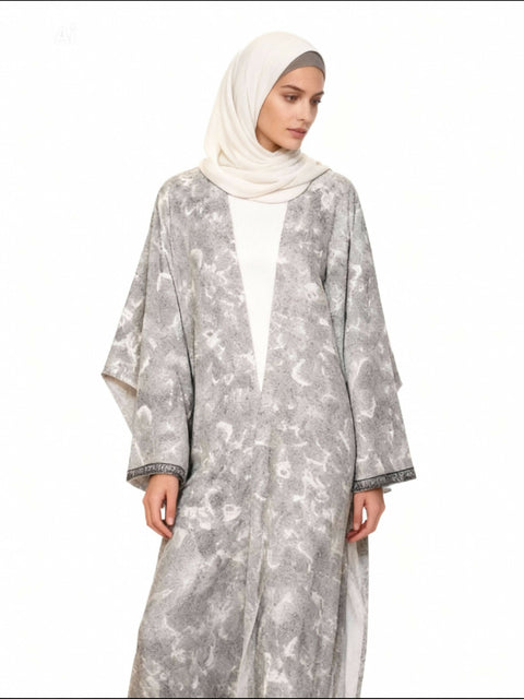 Bisht - Luxury beige abaya with sophisticated black beads