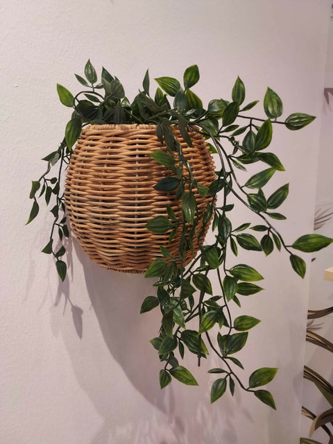 Rattan plant holder