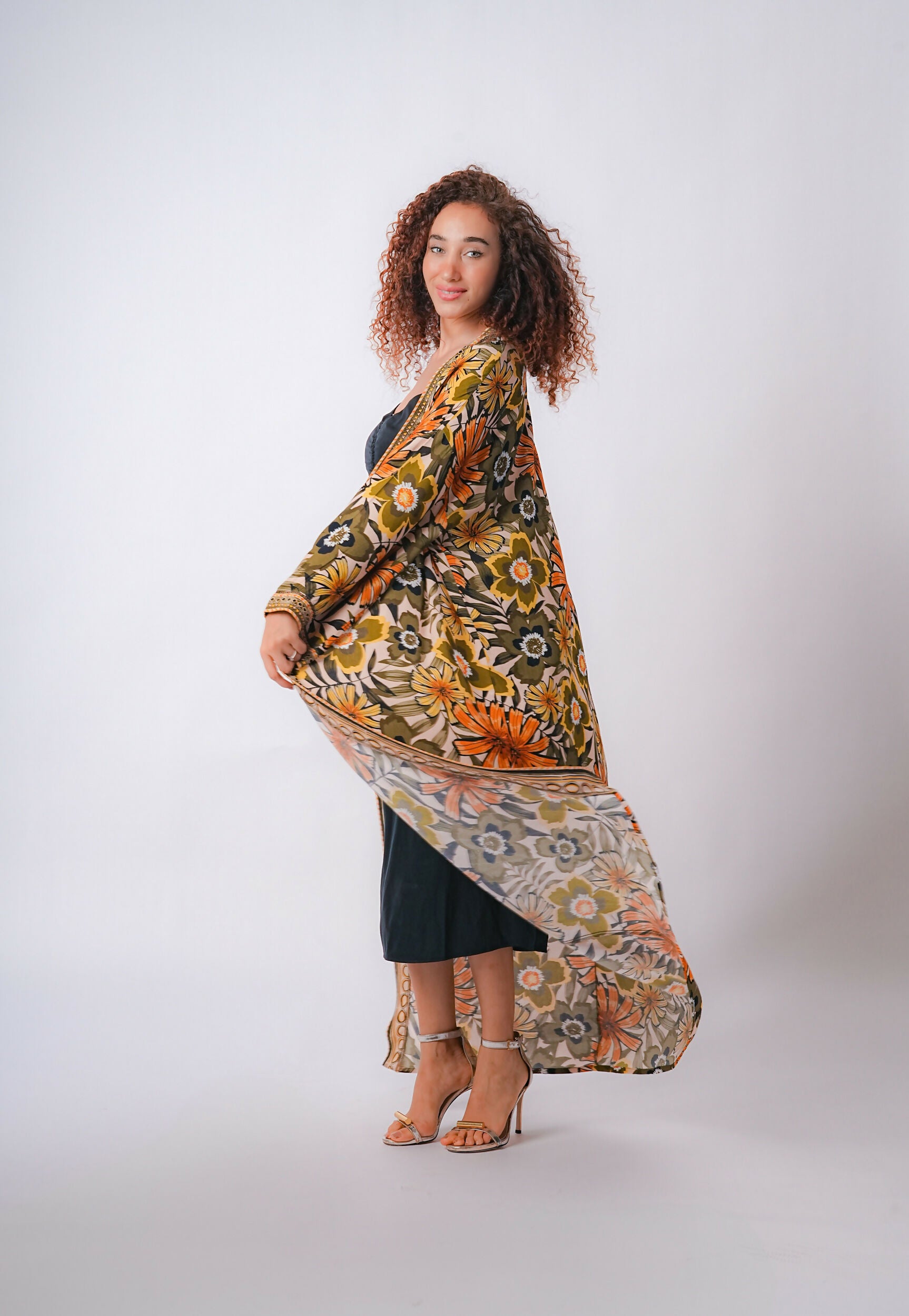 FLORAL KIMONO