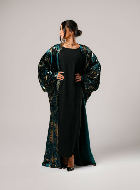 Bisht -Open Abaya -sprightly velvet with elegant and modern gold patterns -wide and luxurious abaya