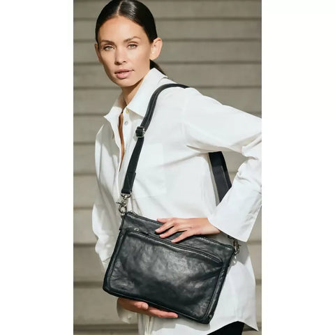 Crossover_bag_in_delicious_vintage_looking_leather-Cross_over-14430-099_Black_Nero_-5_800x