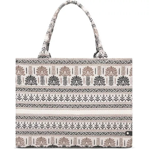 Shopper_decorated_with_beautiful_pattern-Shopper-16154-275_Sand_printed_800x