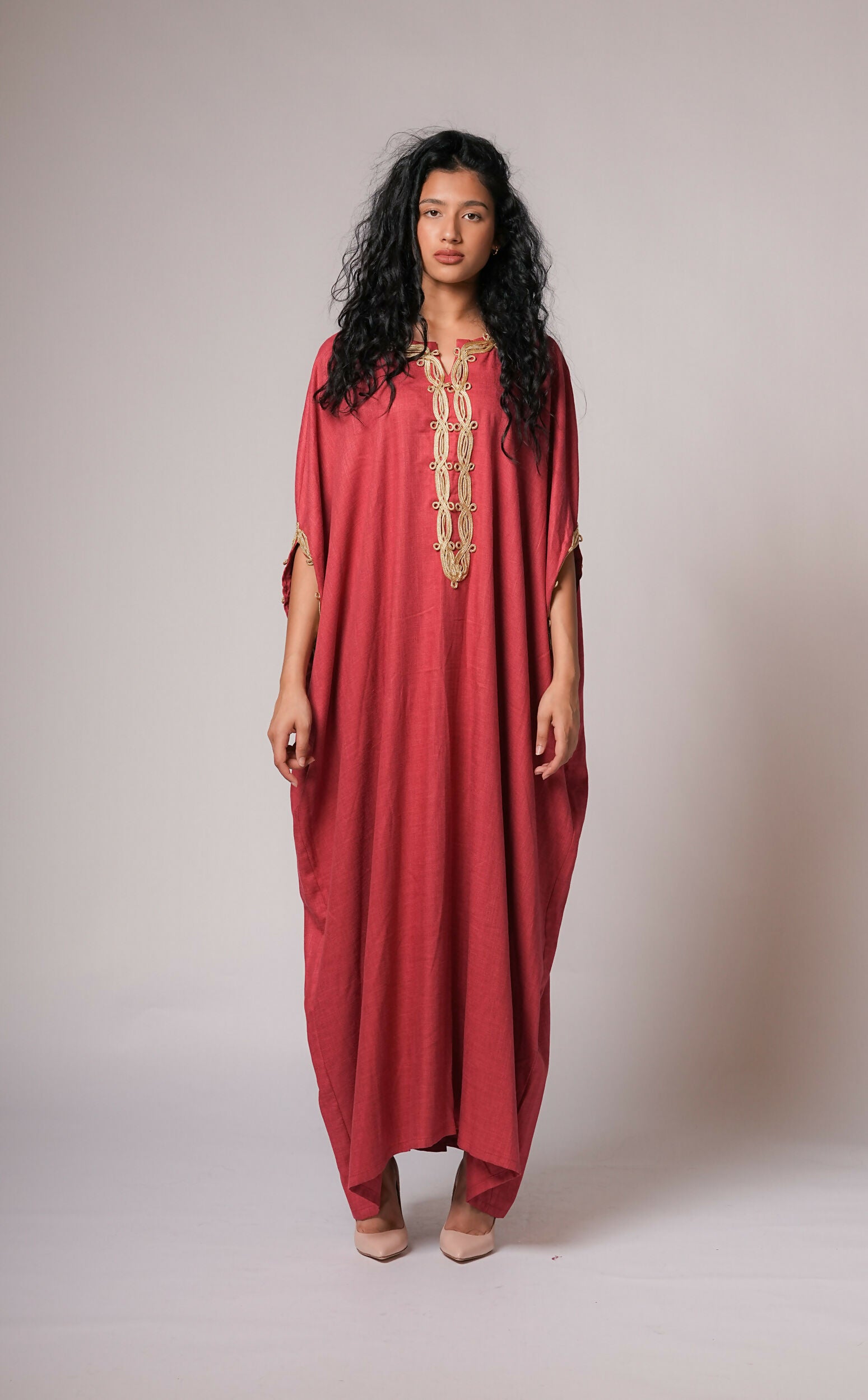 Maroon mix linen embellished kaftan with golden lace