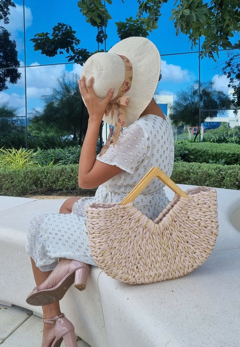 Straw tote bag with rattan handle