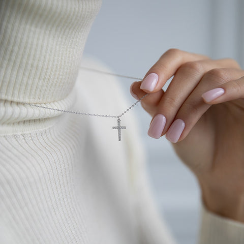 Necklace with middle cross