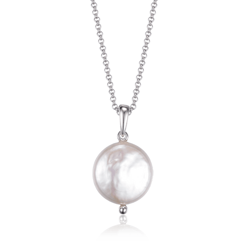 Necklace with round pearl medallion