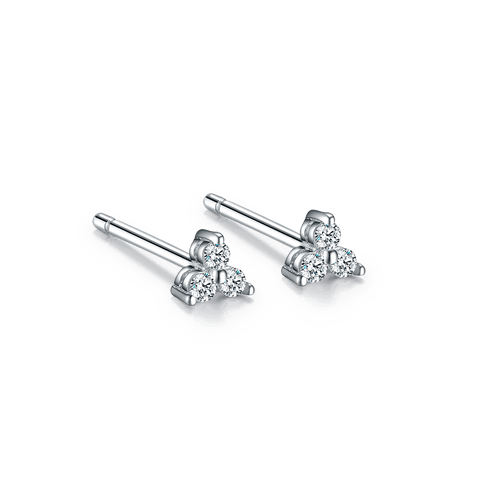 Stud earrings with three cubic zirconia