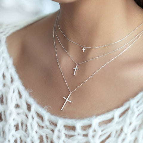 Necklace with middle cross